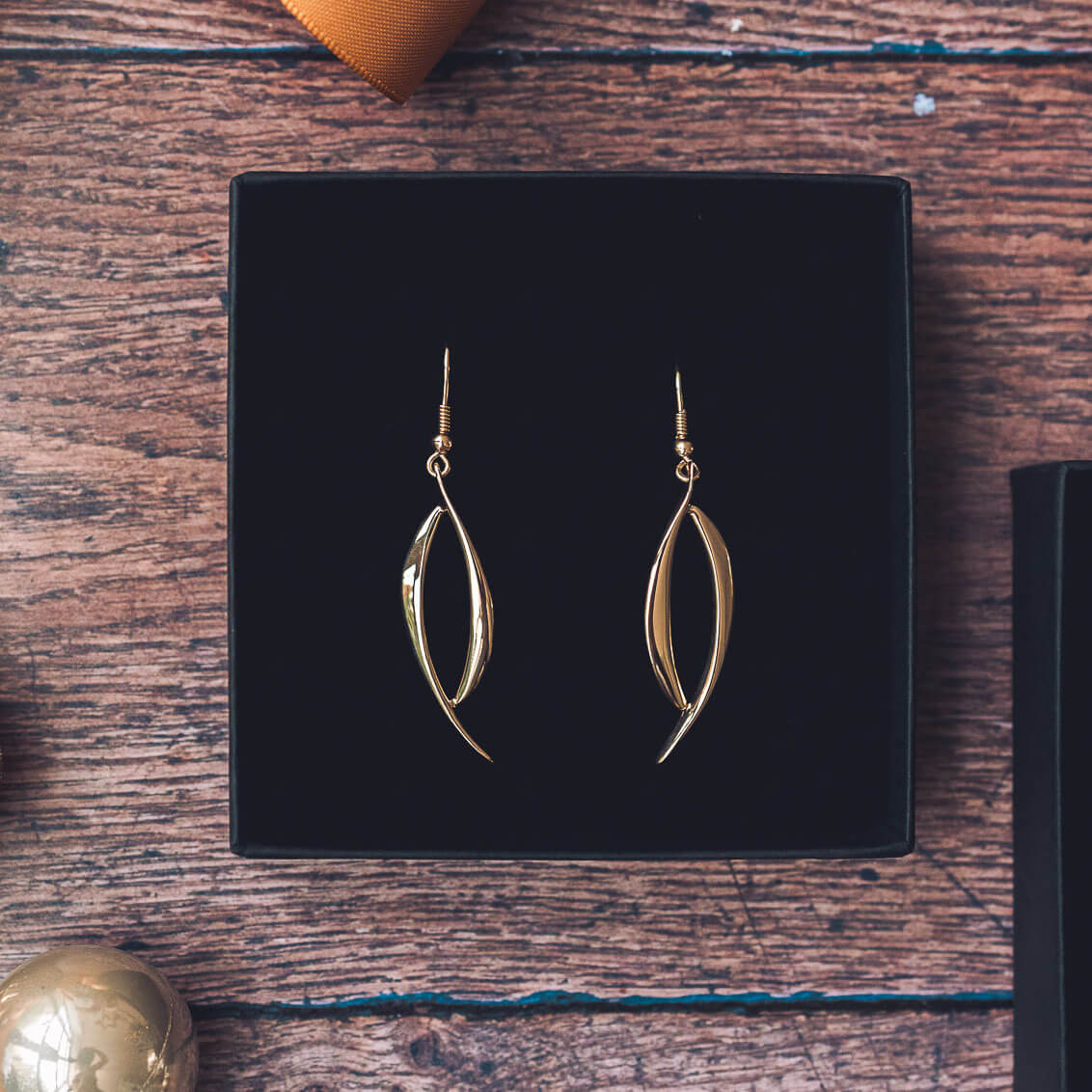9ct-gold-drop-earrings