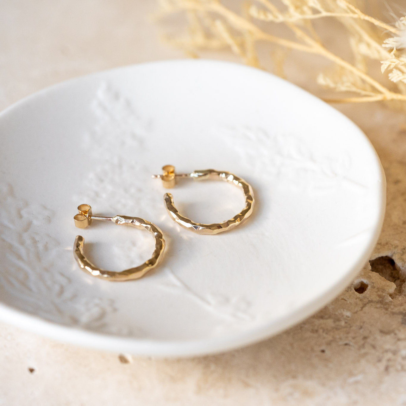 9kt gold store hoop earrings