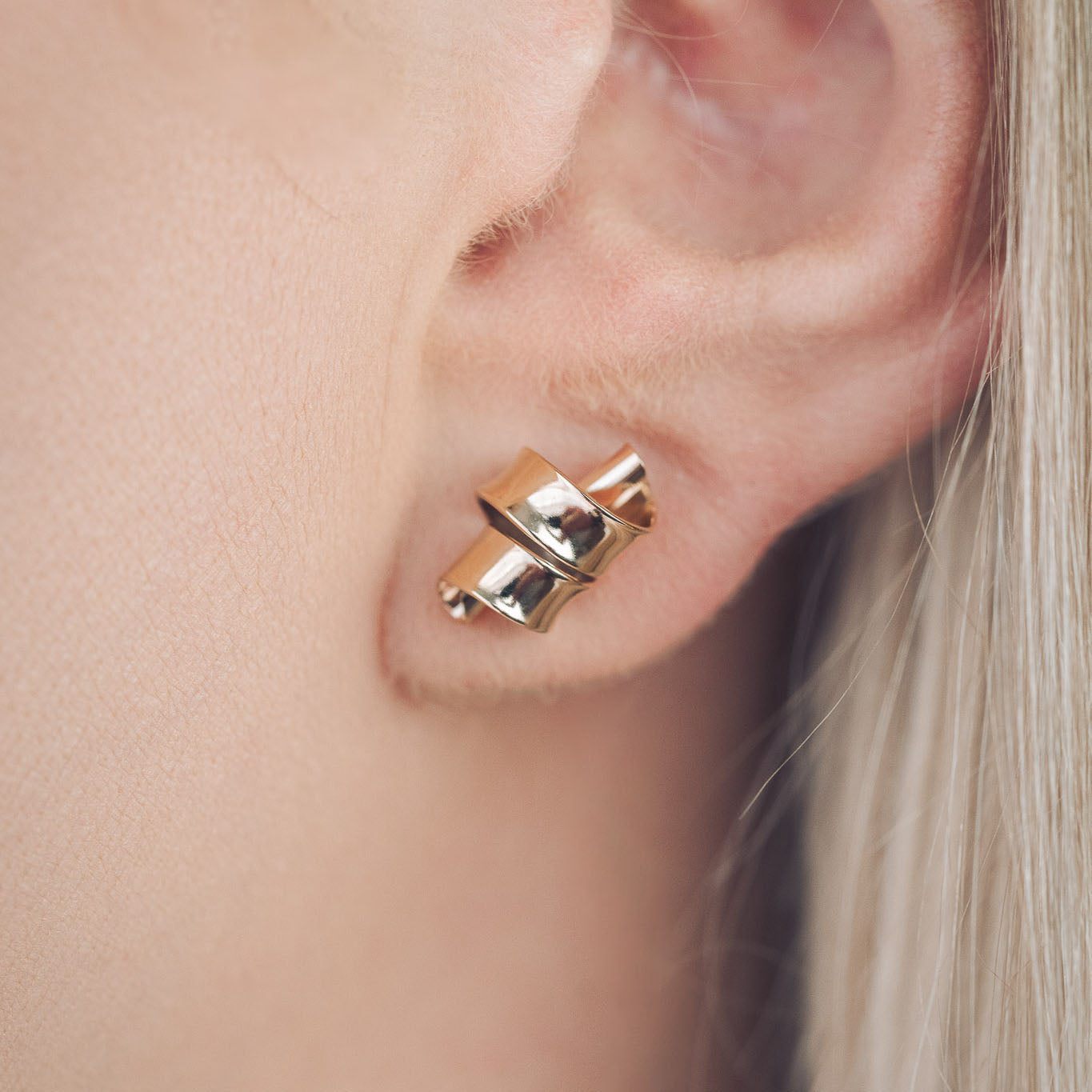 9ct Gold Sarah Ribbon Studs