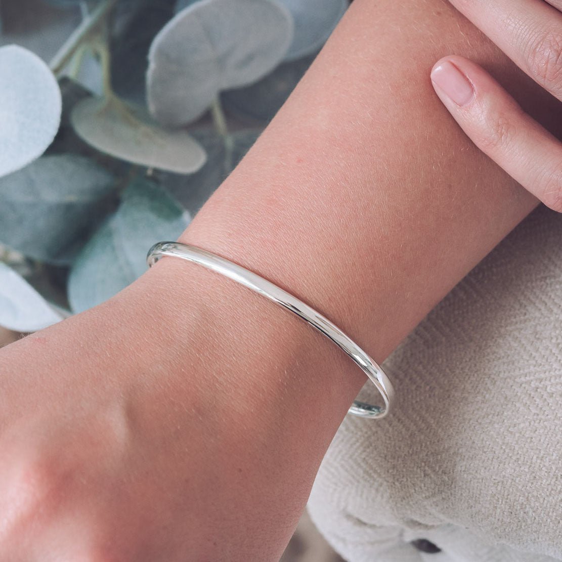 Classic Silver Polished Oval Bangle