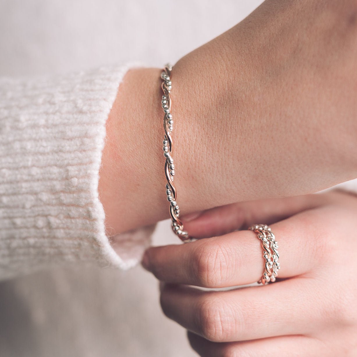 womens rose gold bangle