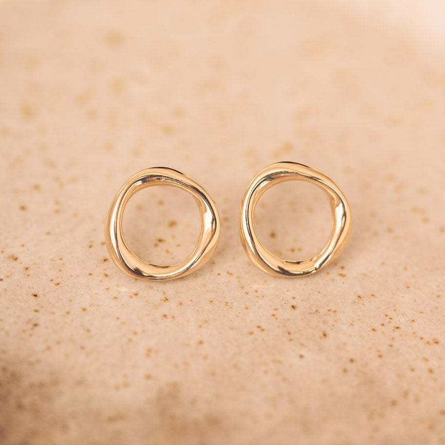 gold circle stud earrings