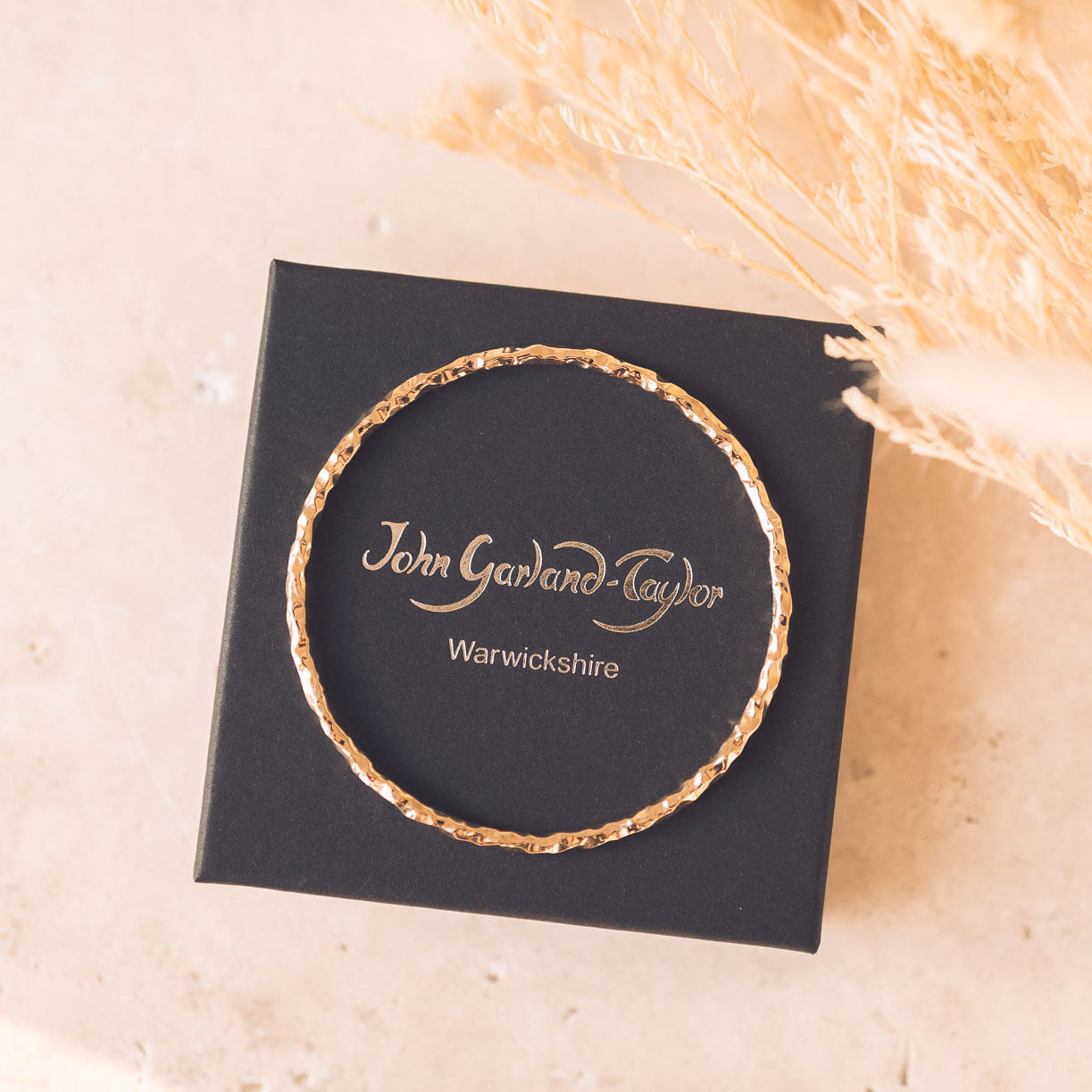 gold bangle hammered