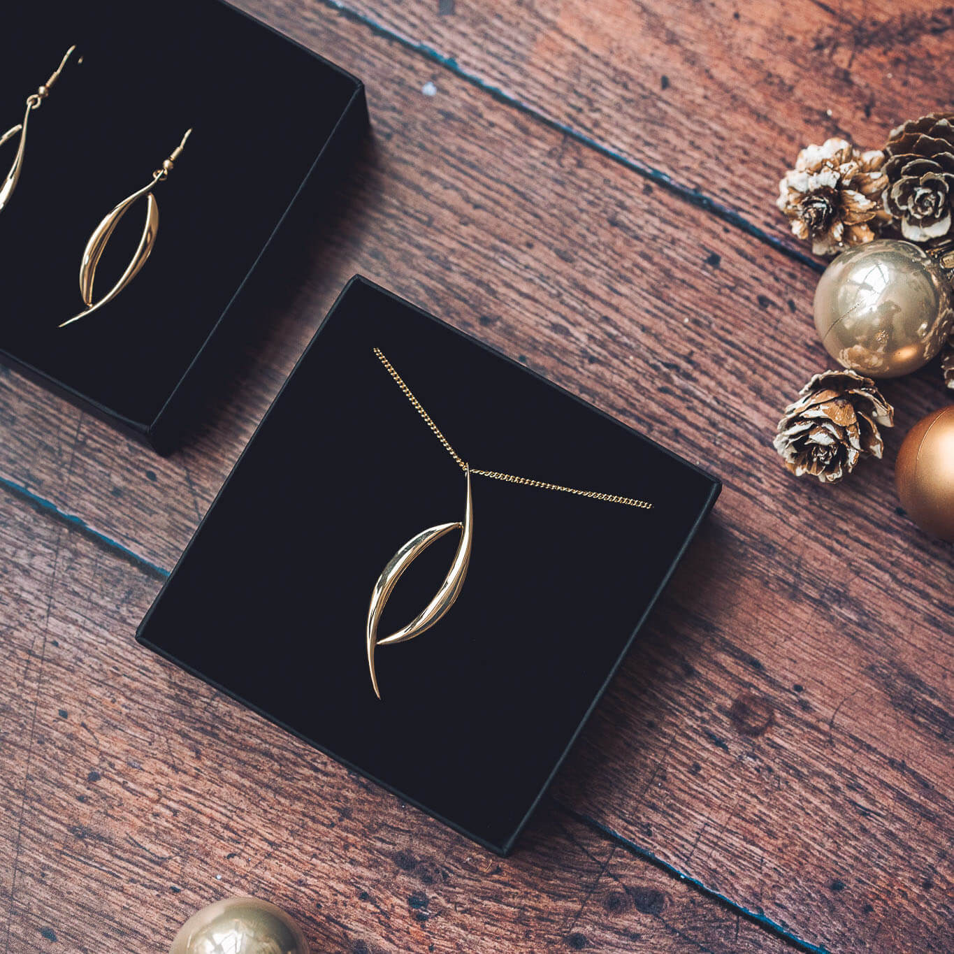 Olive 9ct Gold Pendant Necklace