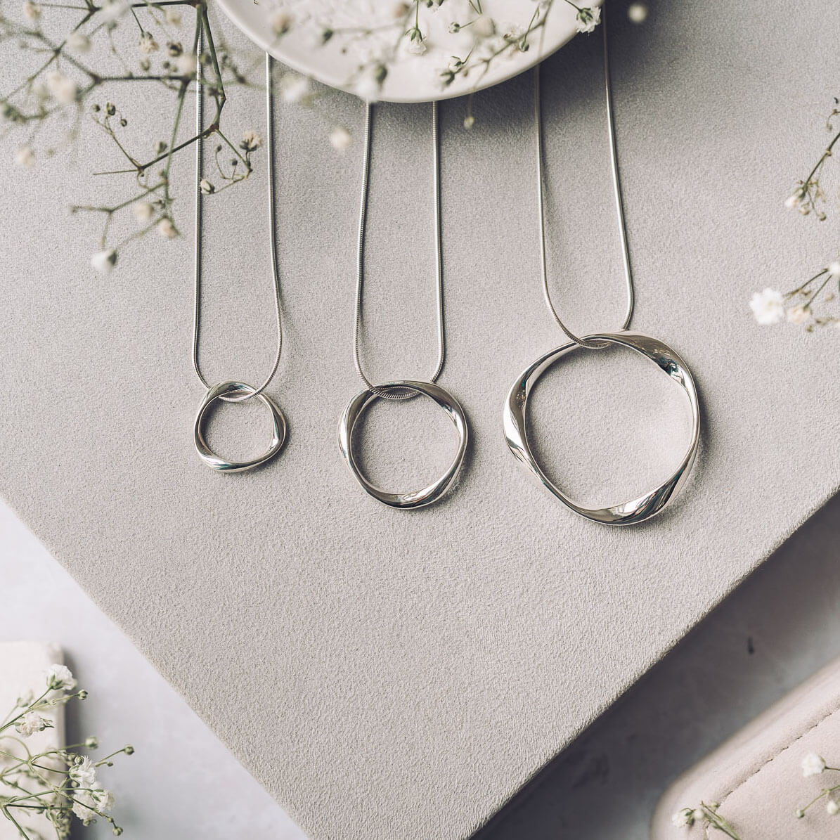 Molly Silver Circle Pendant Necklace - Handmade Jewellery