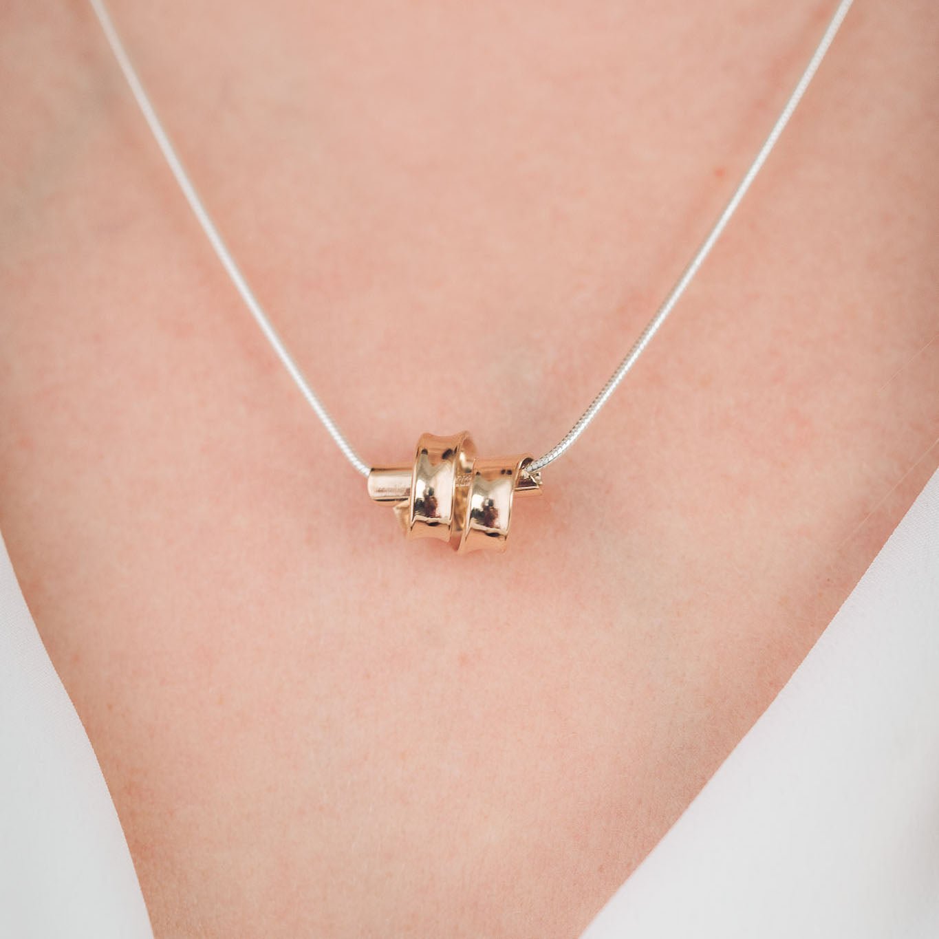 Sarah 9ct Gold Ribbon Pendant Necklace - Pendants
