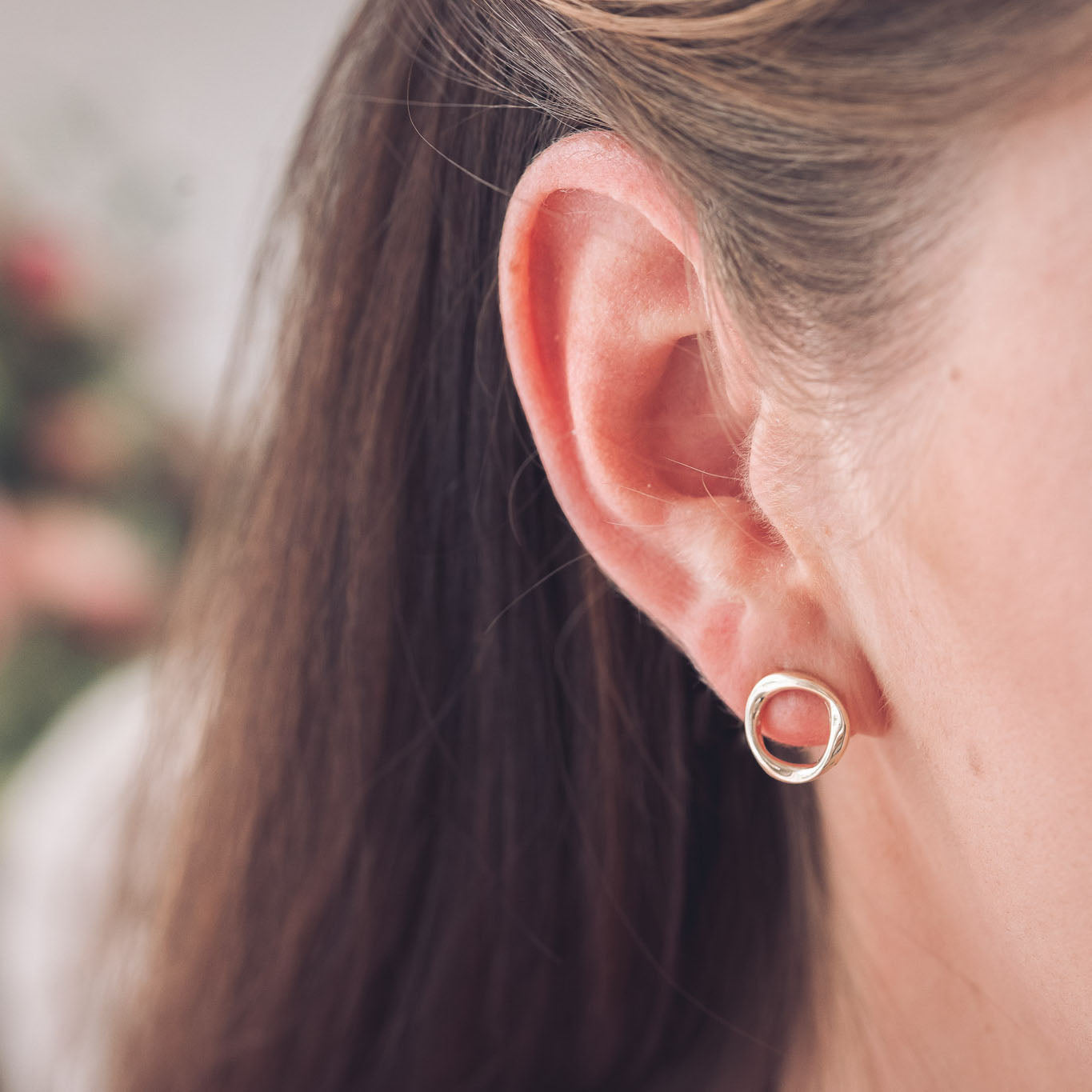 solid gold stud earrings